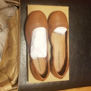 Lucky Brand Tan Flats Size 8.5